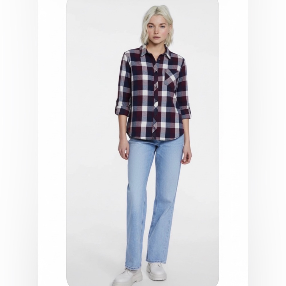 Reitmans Plaid Button-Up Long Sleeve Shirt